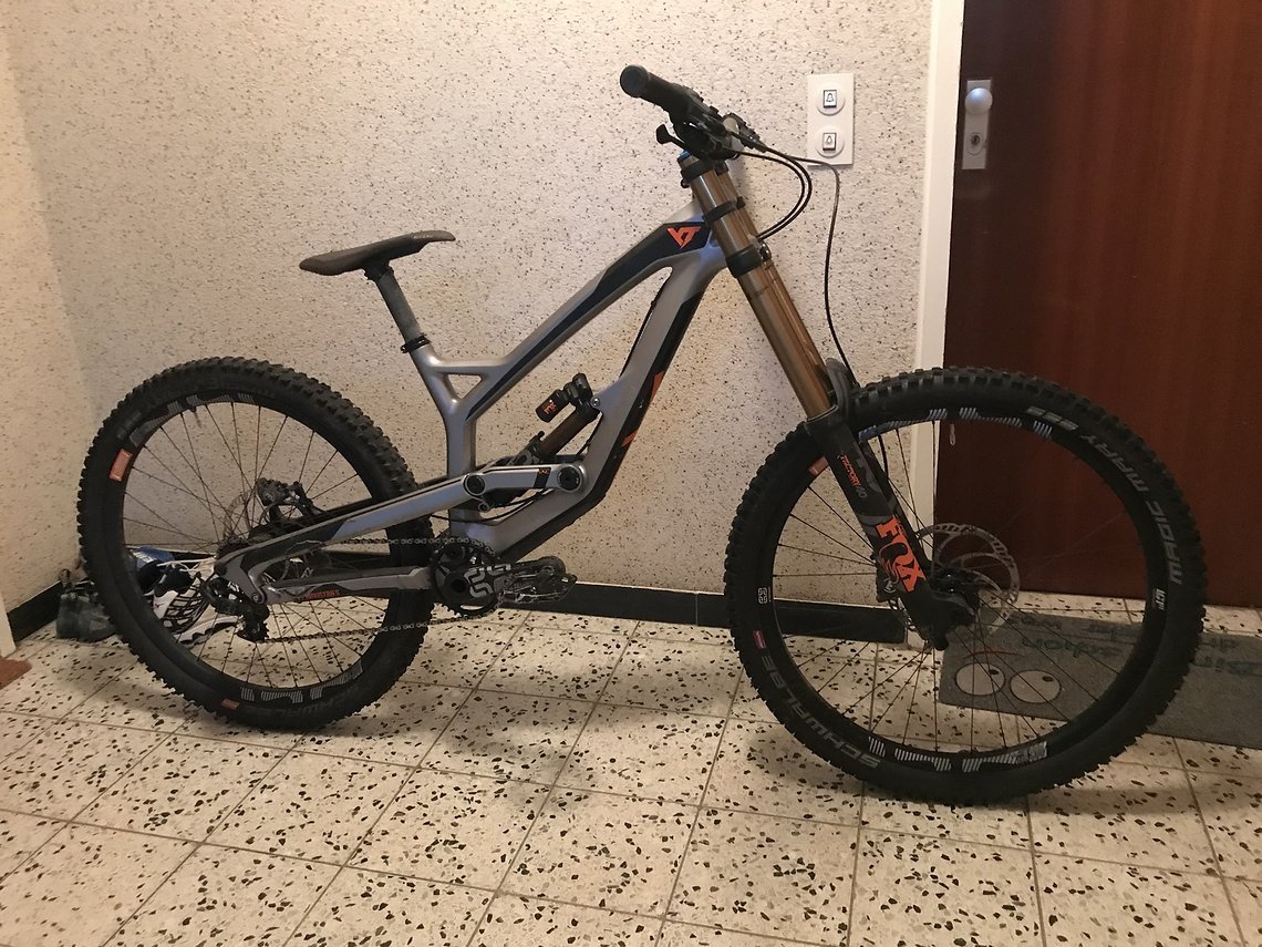 Yt Industries Tues Cf Pro Race Bikemarkt Mtb News De