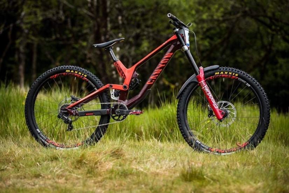 Canyon DH Sender L Bikemarkt.MTBNews.de