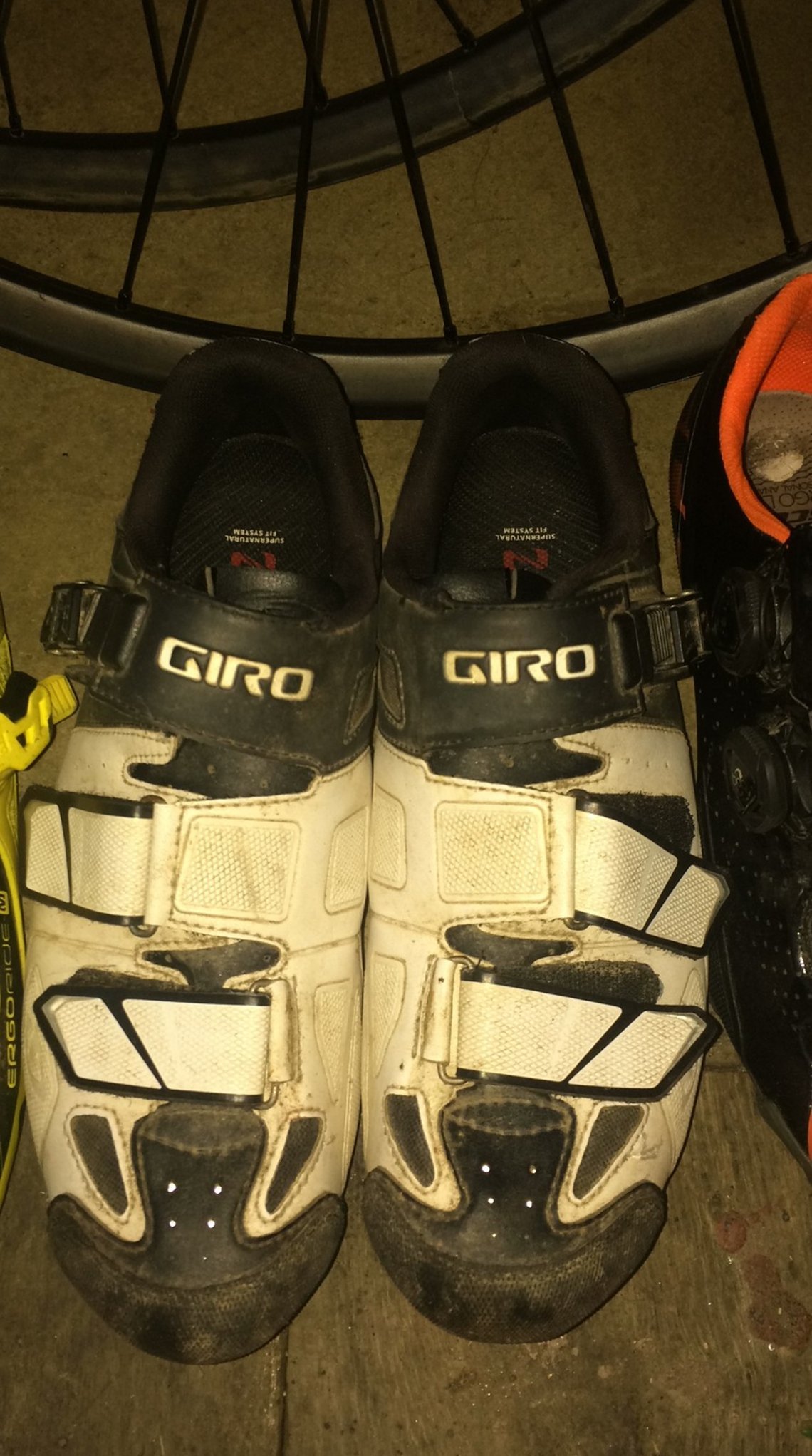 giro gauge mtb cycling shoes