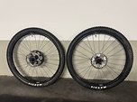 WTB i27 Laufradsatz inkl. XT-Kassette 10-51, RT86 Scheiben, Maxxis Rekon