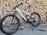Pivot Cycles SHUTTLE AM Frameset mit Vivid Ultimate