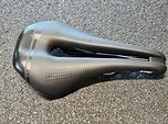 Selle Italia Novus Boost Superflow FeC Alloy Sattel Blk L Neu