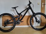 Canyon Sender Custom Al 27,5 Stealth Black Größe M Downhill Bike 2020 [Fox, Magura, DT Swiss, Sram, Ergon]