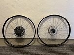 Stan's NoTubes FLow Laufradsatz mit Novatec Naben