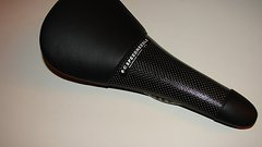 Tune Sattel SPEEDNEEDLE Leder Carbon schwarz saddle seat black