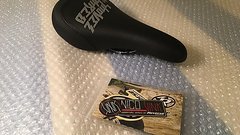 Reverse Components NICO VINK SHOVEL & SHRED FR/DH SATTEL *NEU*