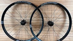 Reverse Components Black One 26" Dirt Laufradsatz Singlespeed schwarz 100x15