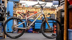 Raaw JIBB XL, FOX 36 PODIUM, X2, HOPE TECH 4, SRAM X01, HELIX R