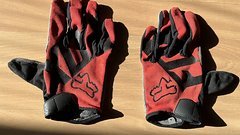 Fox Racing Handschuhe - 1x rot & 1x schwarz