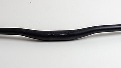 Bontrager Rhythm Comp, Aluminium, 31,8 mm, 15 mm Rise, 750 mm Breite