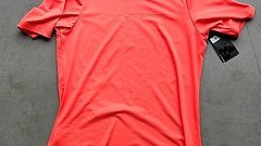 Race Face Women Commit SS Tech Top Coral 2022 Medium Neu