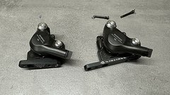 Shimano GRX BR-RX400 Bremssättel vo + hi Flatmount