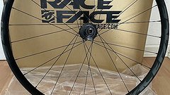 Race Face Affect R 30 29“ Hinterrad 6-Loch, SRAM, 12x148 Boost
