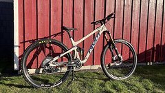 Pivot Cycles Switchblade
