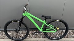 Santa Cruz Bicycles JACKAL 2024