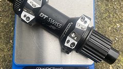 DT Swiss 240s Hybrid Boost hinten