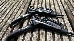 SRAM Level Ultimate Bremsgriffe (neu, Carbon & Titan, Non-Stealth)