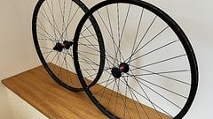 R2-Dt Swiss-Notubes-Sapim Custom Laufradsatz - 29" - Center Lock - Boost