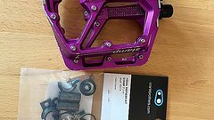 Crankbrothers Stamp 7 large purple / lila