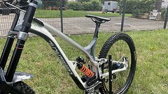 Commençal Supreme DH V4.4 650B Gr. L + Dämpfer