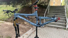 Pivot Cycles Mach 6 Carbon M | Frameset