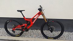 Santa Cruz Bicycles V10 8 CC DH X01
