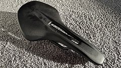 Fizik Vento Antares R7, Alloy Rail, 140 mm, 206 g