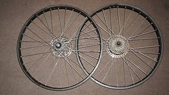 Alexrims 26" DM24 Disc Laufradsatz MTB Dirtbike 8-fach Räder Dirt Pumptrack