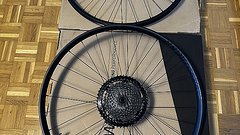 Bontrager Line Comp 30 Laufradsatz 29''mit e*thirteen Helix Plus Kassette(9-50T)