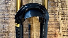 Fox Racing Shox 38 mit ANYRACE Tuning 170 mm Grip2 Goldenride