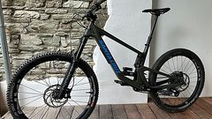 Santa Cruz Bicycles Bronson V4 CC - Carbon LRS - SRAM Transmission