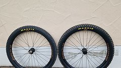 Reverse Components Black One Laufradsatz BOOST 27,5“ oder Mullet 35mm tubeless
