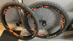 Tune Blackburner Enduro Carbon Laufräder Boost Micro Spline 1520 Gr.