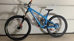 Pivot Cycles Switchblade XL blau Sram XX1 AXS Magura 1893 Fox Factory