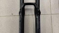 RockShox Zeb Base 160mm 29'' aus Neurad