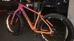 Salsa Cycles Beargrease Carbon Rahmen Gabel Set L orange pink