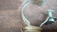 Unbekannter Hersteller Schelle mit Umlenkrolle Kunststoff Gegenhalter Seilrolle oldtimer
