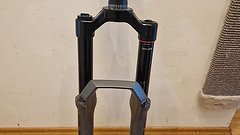 RockShox ZEB Ultimate RC2 29" 180mm eMTB-Gabel tapered 1,8" auf 1 1/8" Grau