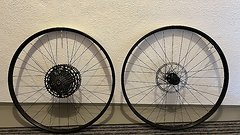 Stan's NoTubes FLow Laufradsatz mit Novatec Naben