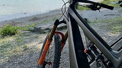 Pivot Cycles Shuttle
