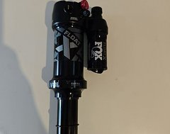 Foto von Fox Racing Shox FLOAT X Performance 2 pos 205x65 mm Trunnion NEU