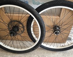 Foto von Unbekannter Hersteller Laufradsatz 24 Zoll Disc 6 Loch Singlespeed