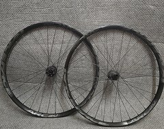 Foto von Race Face ARC 30 HD 29" auf DT Swiss 370 Laufradsatz