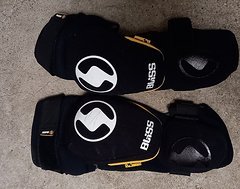 Foto von Bliss Protection Team Kneepad Größe M