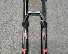 Foto von Marzocchi Bomber Z1 Federgabel 29/27,5+ 36mm 160mm Shiny Neu