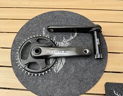Foto von SRAM Force Carbon Kurbel 175mm DUB 40T Gravel
