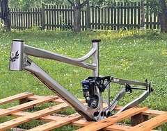 Foto von Banshee Titan V3.2 Gr. L Rahmen mit Fox X2