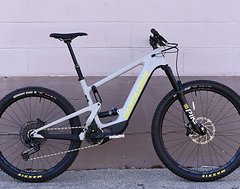 Foto von Santa Cruz Bicycles Heckler E-MTB, CC Carbon, L, 29"
