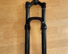 Foto von RockShox Lyrik Ultimate Charger3 RC2 29" Buttercups 160 mm