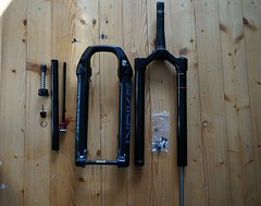 Foto von RockShox Lyrik D1 Base 27,5 (650B) 150mm Defekt